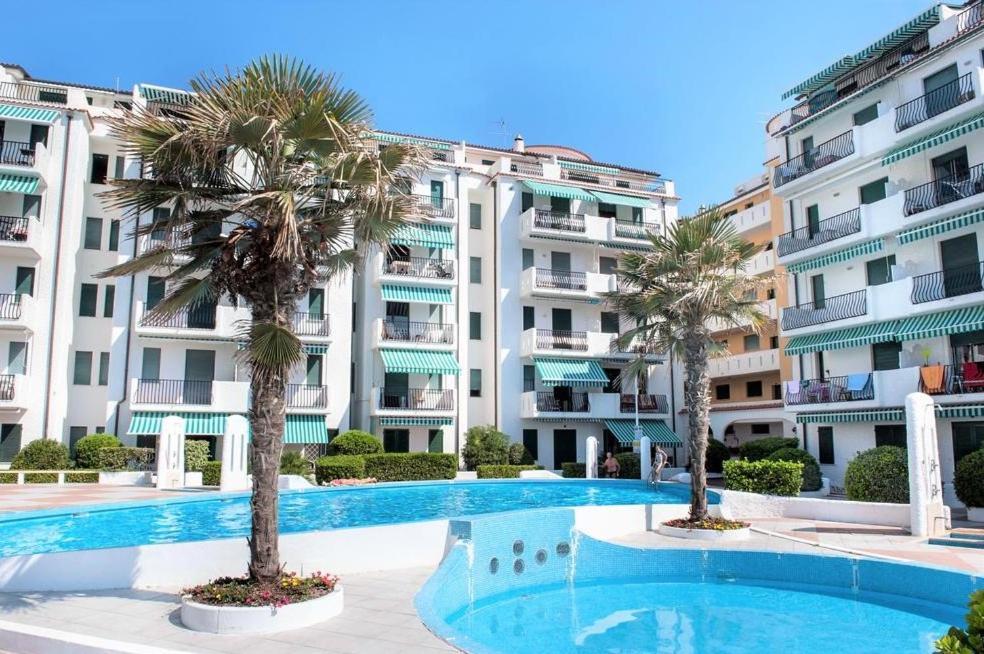 リド・ディ・イエゾロEl Palmar Fronte Mareアパートメント エクステリア 写真